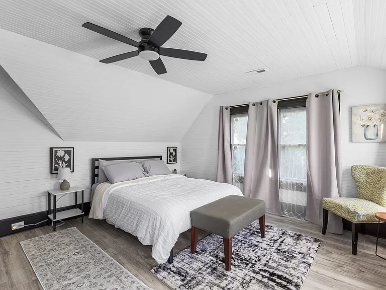 329 W Main St — Photo 13