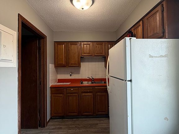 2nd image of 2513 Corona Ave #4