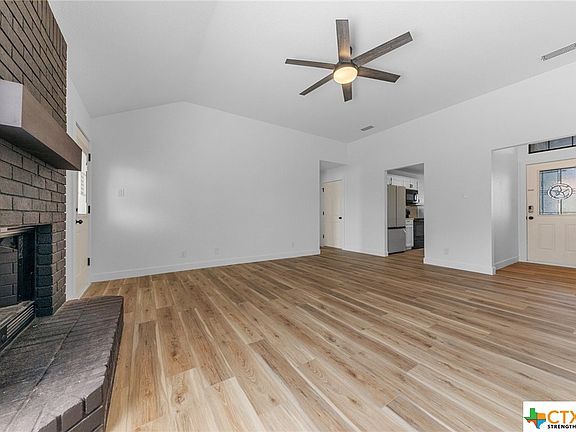 5th image of 3904 Sawtooth Dr
