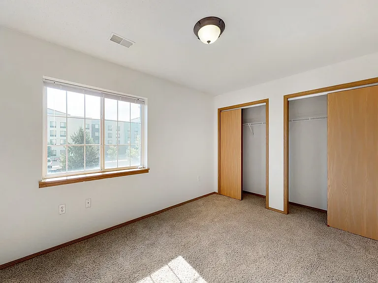 Platinum Valley Apartments — Photo 54