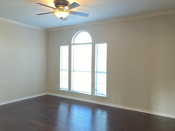 5th image of 1046 Carlisle Dr