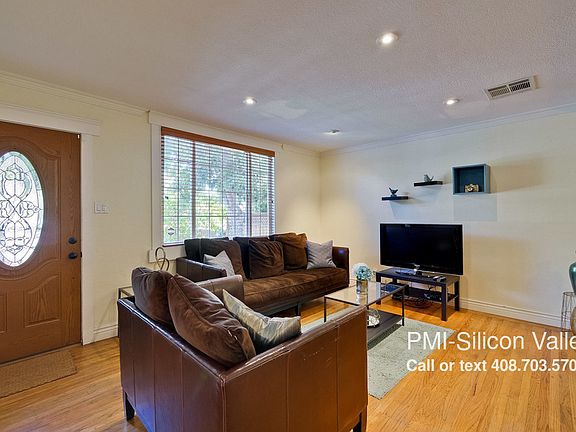 2nd image of 423 Larkspur Dr