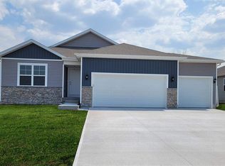 801 Juneberry Dr, Palo, IA 52324