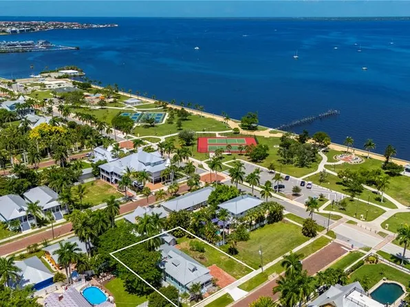 115 GILL STREET, PUNTA GORDA, FL 33950