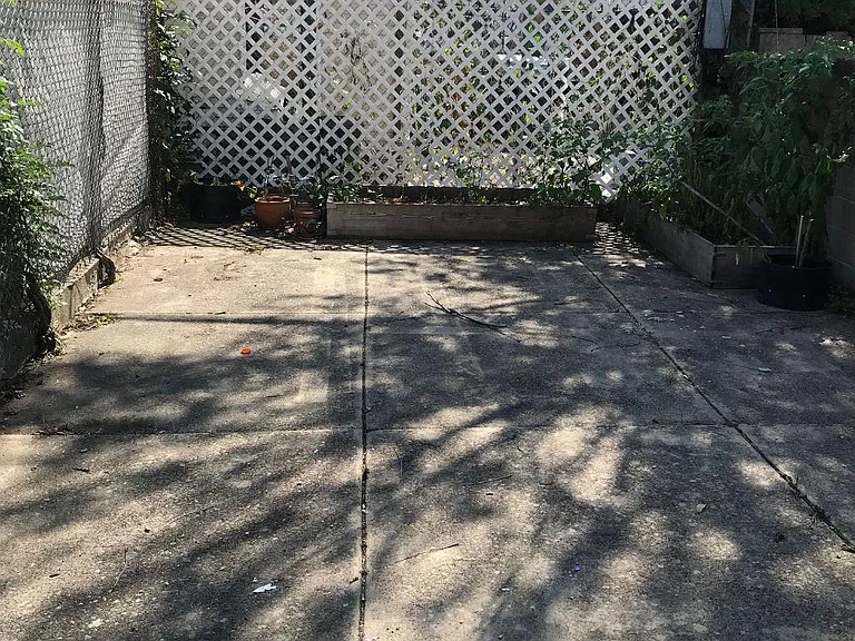 2430 E Dauphin St — Photo 5