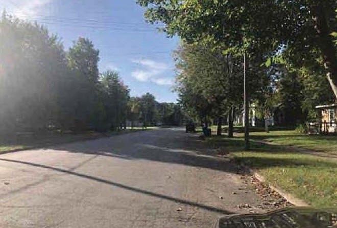 2nd image of 909 2nd Ave S