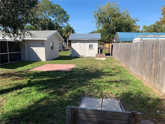 5th image of 5011 Gilbert Ave