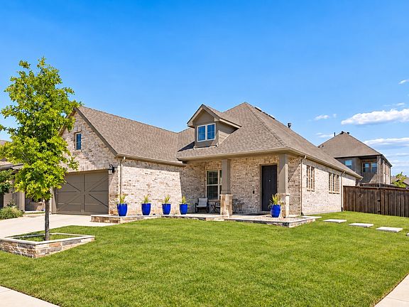 2nd image of 360 Foxthorne Way