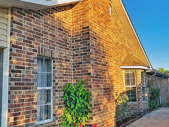 4th image of 109 Tigerlily Dr