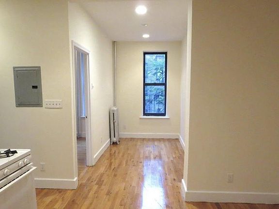 3rd image of 509 W 170th St APT 4