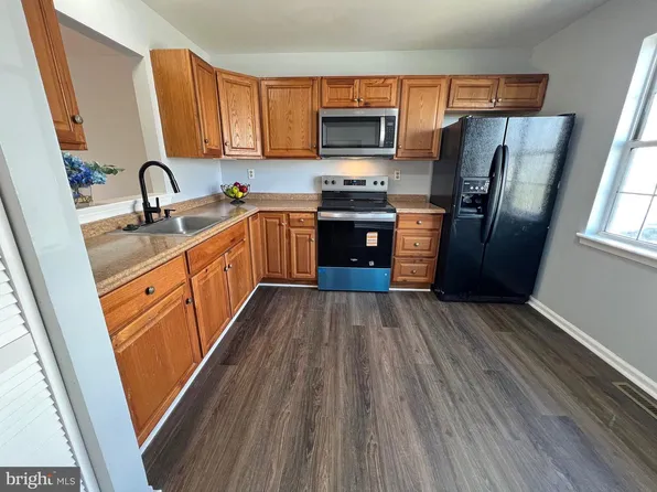 1049 Old Forge Rd, New Castle, DE 19720