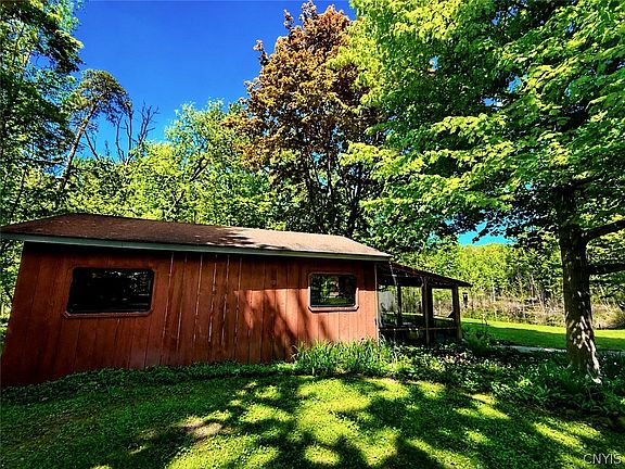 5th image of 8665 Kinderhook Rd