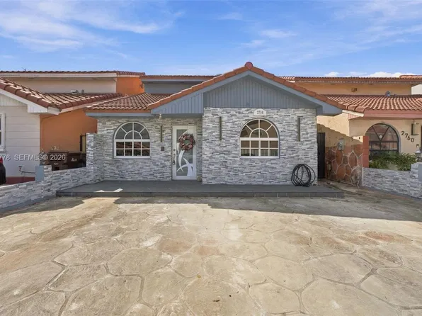 2756 W 54th St, Hialeah, FL 33016