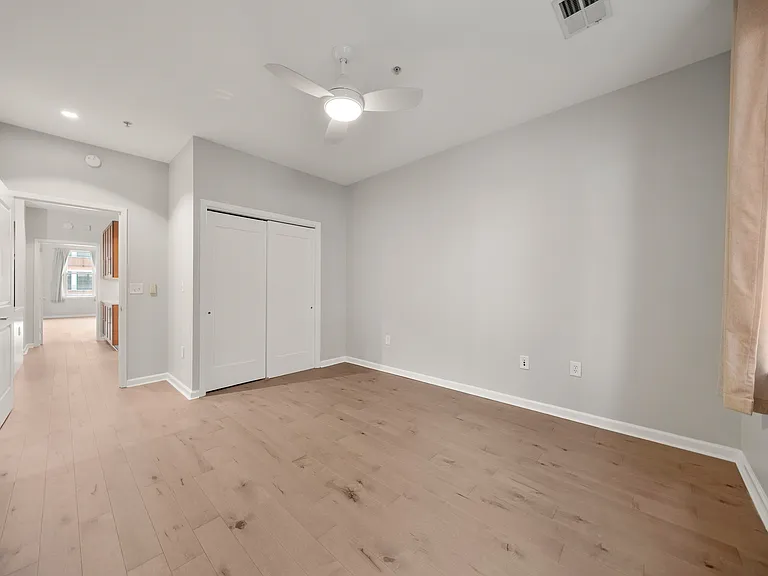 1100 Adams St #412 — Photo 14