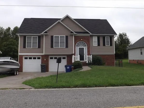 2545 Bluebird Ln, Winston Salem, NC 27106