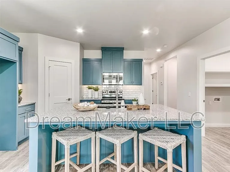 2807 Clifton Ter — Photo 23