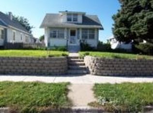 3915 R St, Omaha, NE 68107