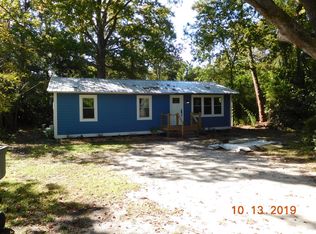 903 Pine St, Darien, GA 31305
