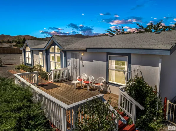 4695 Skyline Dr, Silver Springs, NV 89429