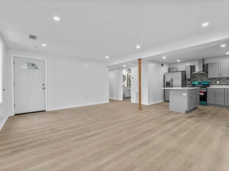 53 West St #1 — Photo 8