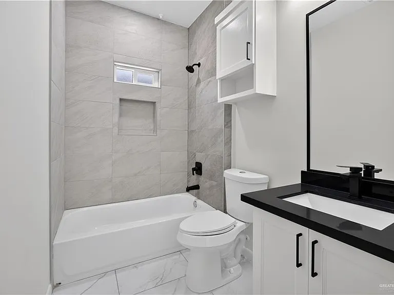 1215 S Woodland Dr #1 — Photo 8