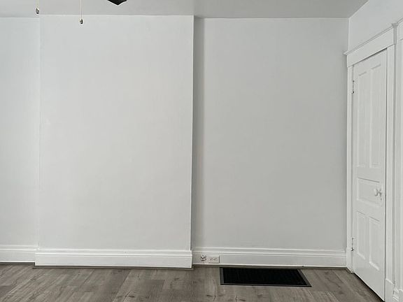 3rd image of 4328 34th Ave #01