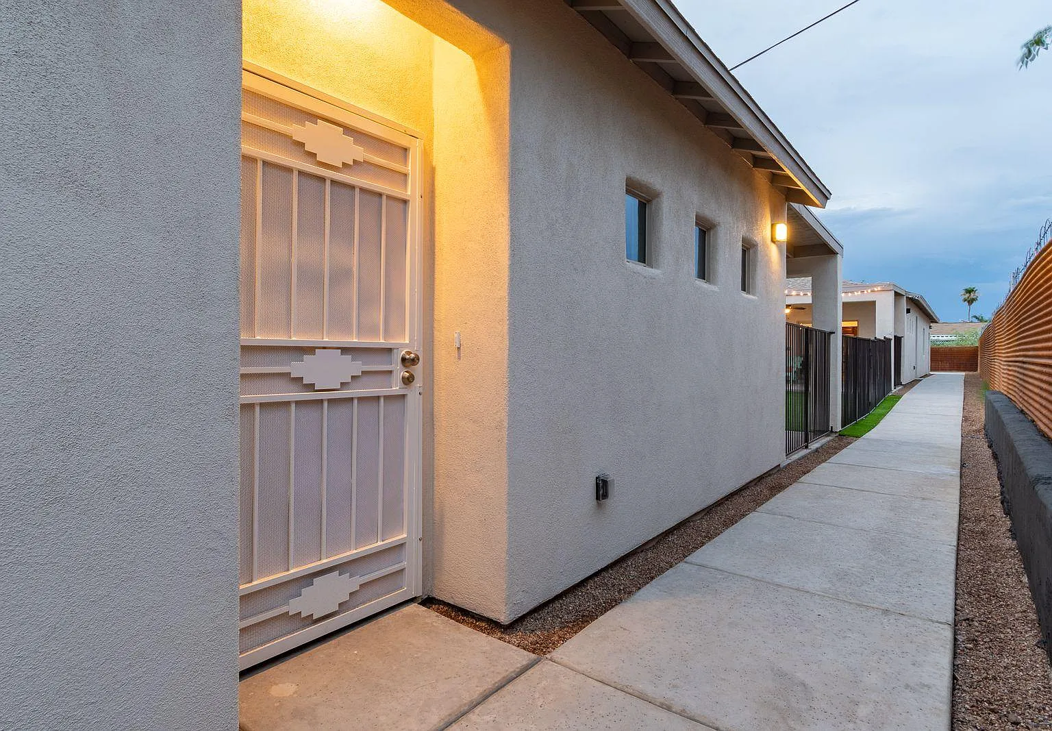 2824 N Euclid Ave — Photo 4