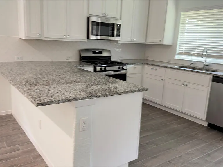 128 Riverhill Dr — Photo 12
