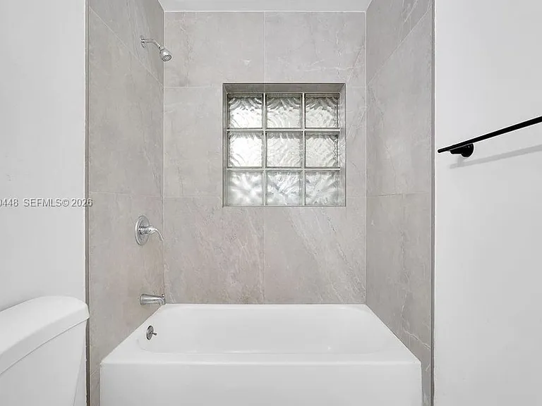 2417 Pierce St — Photo 24