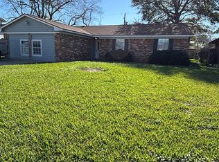 605 Meadowick Dr, Baytown, TX 77521