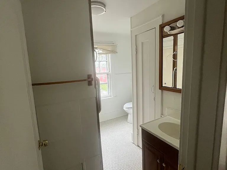 99 Cummings St — Photo 6