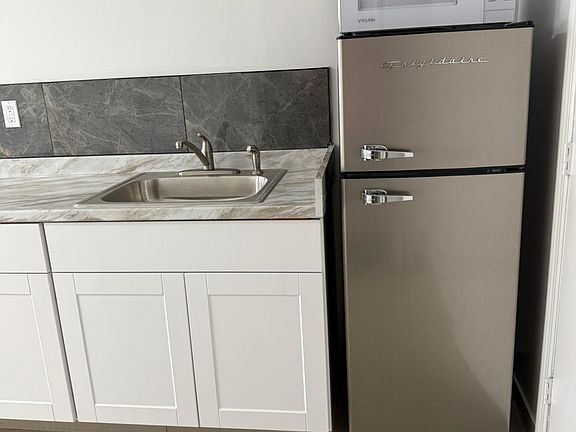 4th image of 4700 SW 2nd Ter