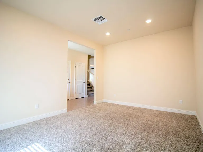 4419 Kerr Ct — Photo 4