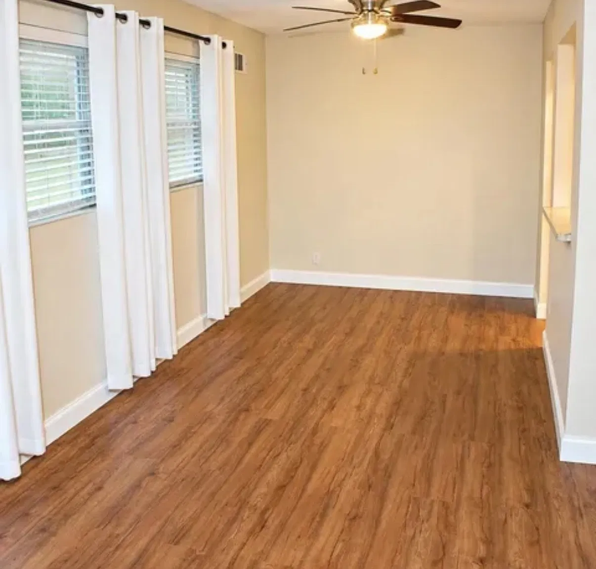2 bed, 972 sqft, $1,050 — Photo 3