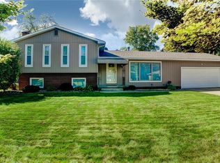 762 Beechwood Dr, Tallmadge, OH