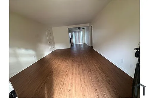 7 Streamwood Photo 1