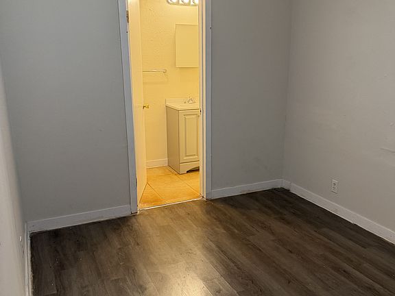 3rd image of 72 Lakeview Cir APT 6