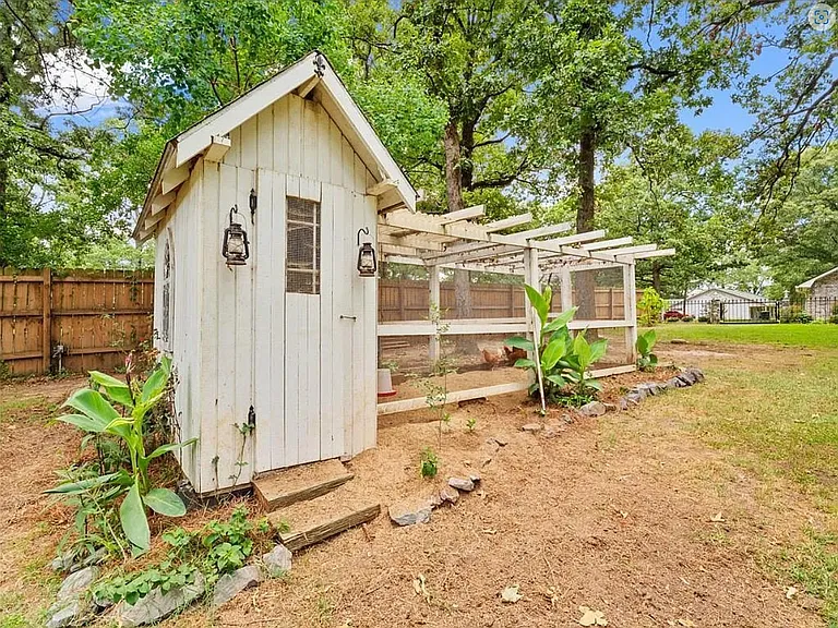 219 Shoreline Rd — Photo 5