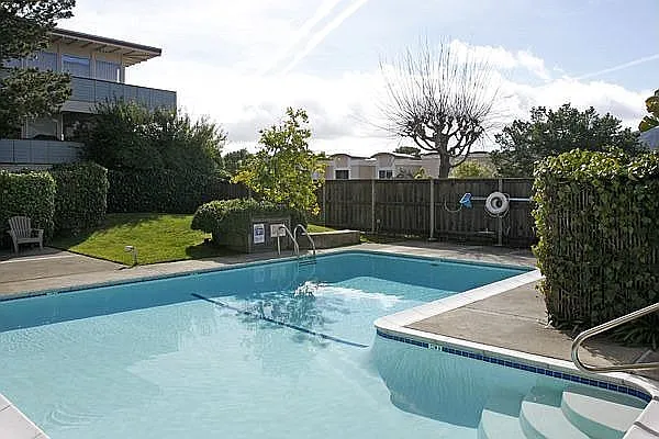 290 Via Casitas APT 102 photo 1