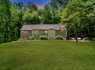 682 W Hill Rd, Stamford, CT 06902