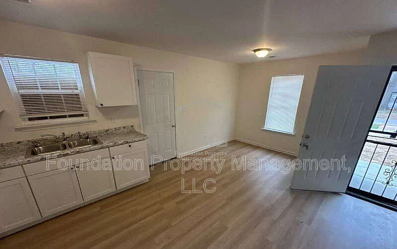 4 bed, 2.0 bath, 1249 sqft, $1,425 — Photo 4