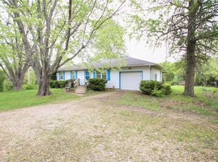 1529 Landon Rd, Bourbon, MO 65441