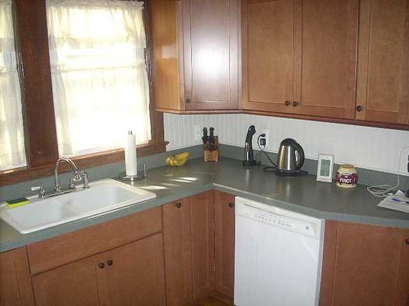 2nd image of 75 Watkins Ave