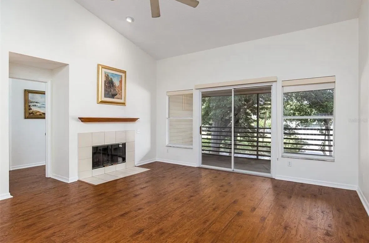 3036 Cottage Grove Ct — Photo 3