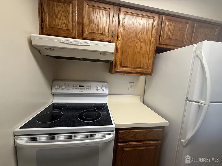 1908 Ravens Crest Dr — Photo 14