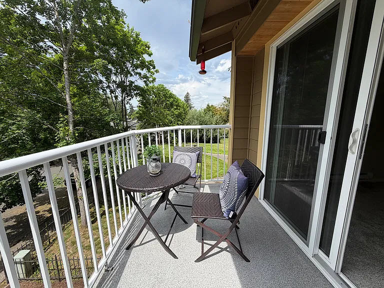 280 NW Holly St #6 — Photo 18