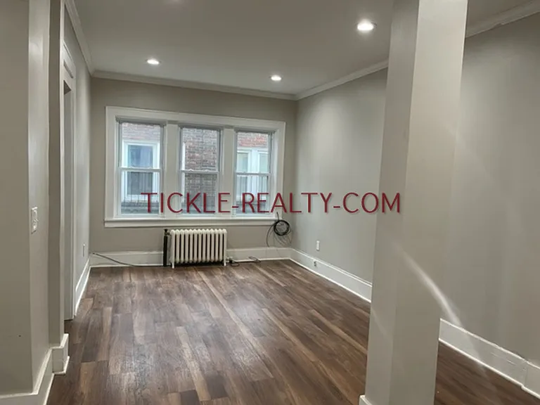 Upper Monroe - All Utilities Included — Photo 17