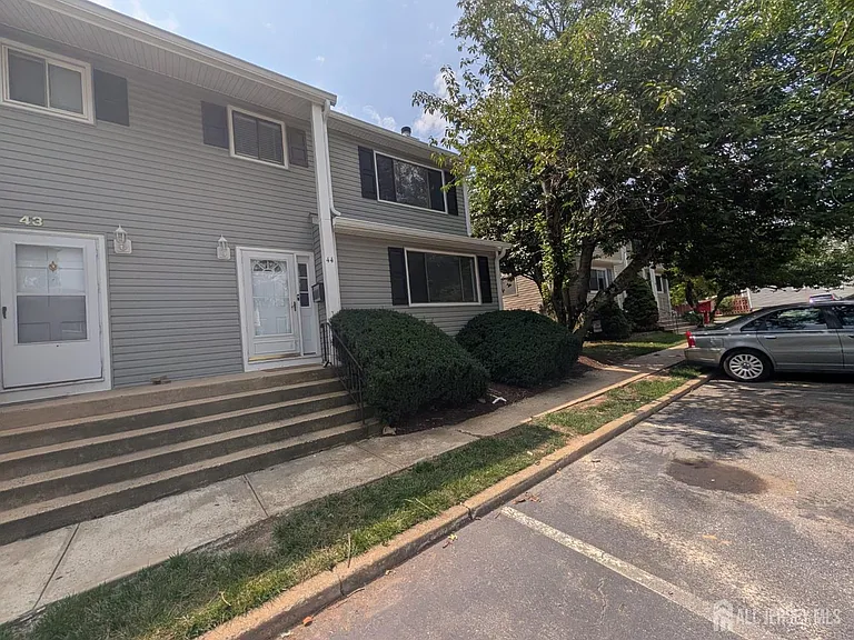 44 Davids Ct — Photo 2