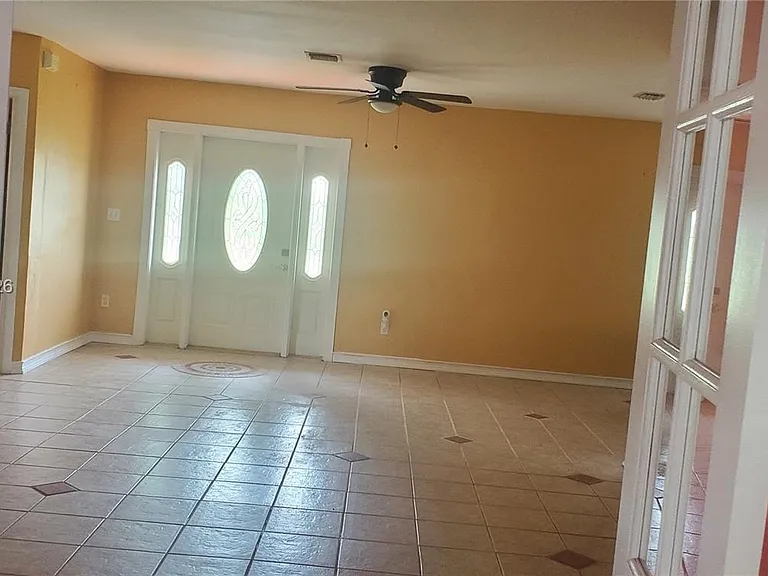 131 SE Serenata Ct — Photo 4