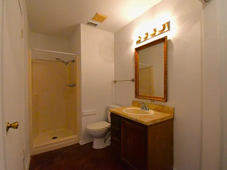 102 Parklane Dr — Photo 19